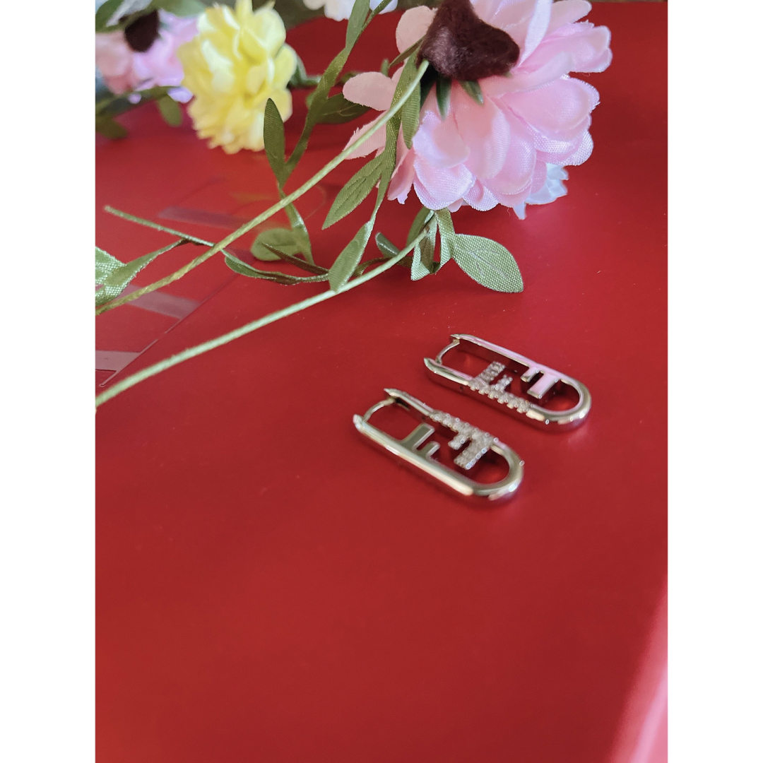 FENDI - FENDI オーロック ピアスの通販 by ♡|フェンディなら FENDI - FENDI オーロック ピアスの通販 by ♡|フェンディなら