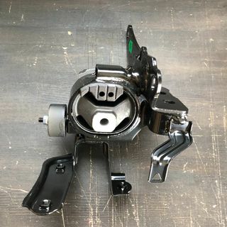 トヨタ(トヨタ)のトヨタ ノア ヴォクシー エンジンマウンティング インシュレータ 左(車種別パーツ)