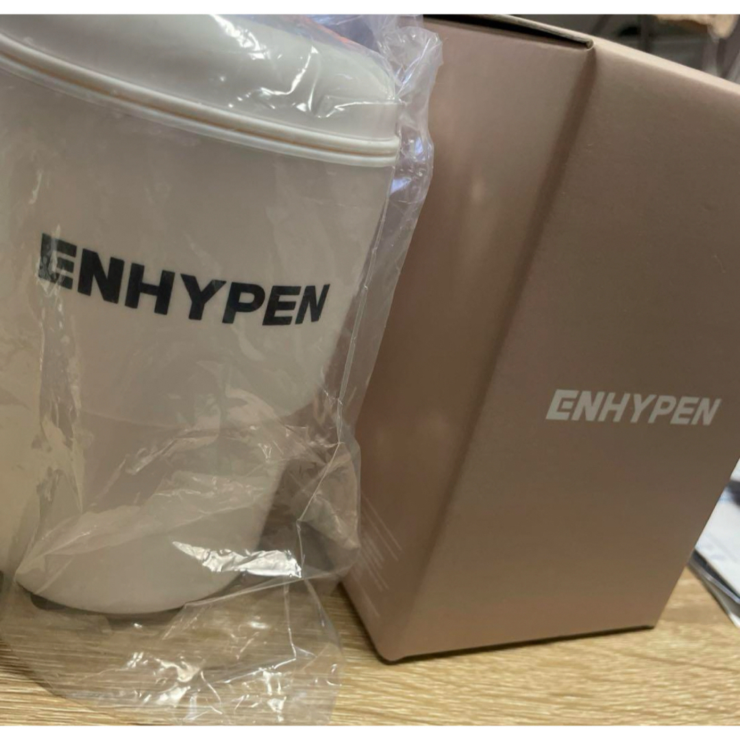 ENHYPEN(エンハイプン)のENHYPEN POPUP限定 タンブラー エンタメ/ホビーのタレントグッズ(アイドルグッズ)の商品写真