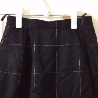 値下げ🌟黒×金の格子柄スカート🌟(ひざ丈スカート)