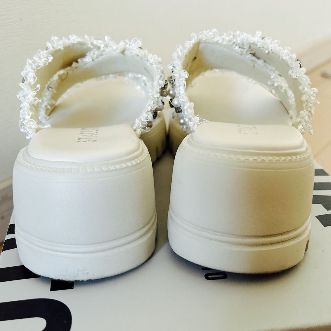 STACCATO - 美品 ☆ STACCATO ツイードデザイン ビジュー STACCATO - 美品 ☆ STACCATO ツイードデザイン ビジュー