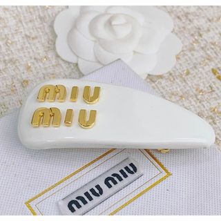 MIU MIU(ヘアピン)のフリマアイテム一覧 MIU MIU(ヘアピン)のフリマアイテム一覧
