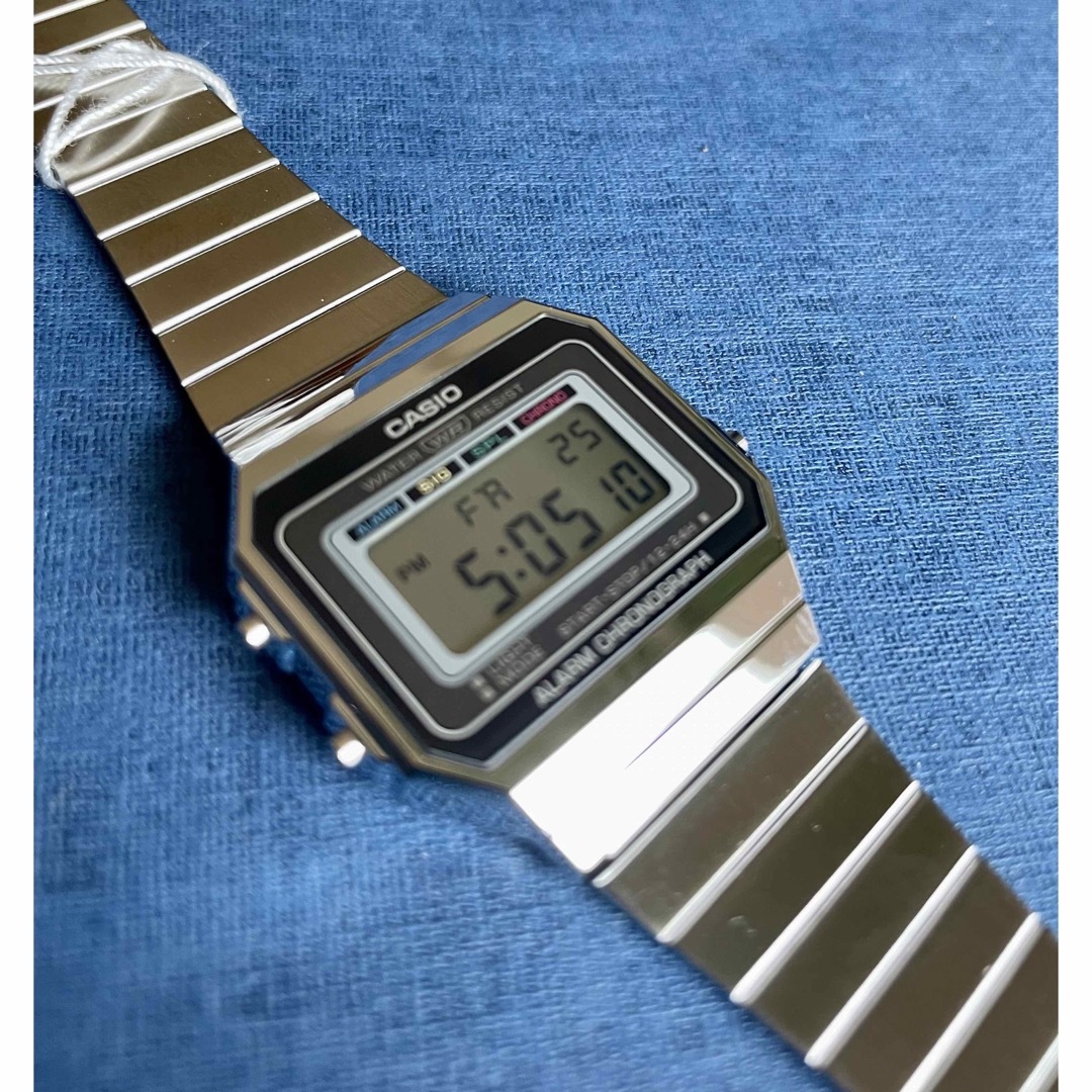 CASIO - カシオ デジタル腕時計 国内未発売 レトロモデザイン CASIO - カシオ デジタル腕時計 国内未発売 レトロモデザイン