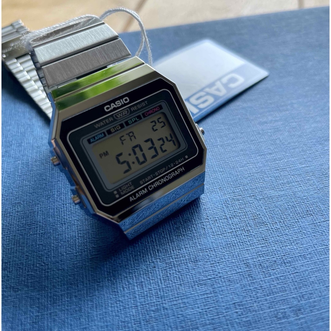 CASIO - カシオ デジタル腕時計 国内未発売 レトロモデザイン CASIO - カシオ デジタル腕時計 国内未発売 レトロモデザイン