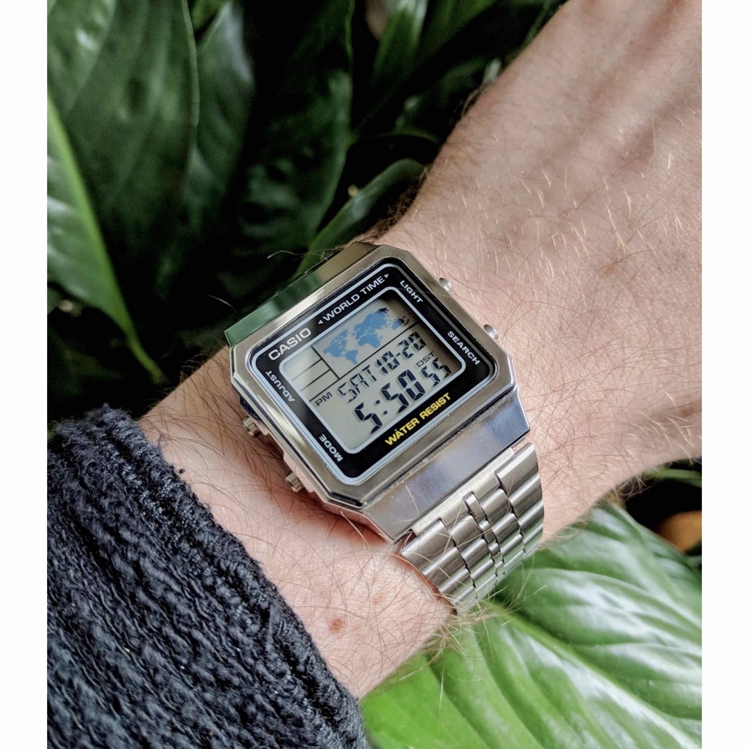CASIO - カシオ デジタル腕時計 国内未発売 レトロモデザイン CASIO - カシオ デジタル腕時計 国内未発売 レトロモデザイン
