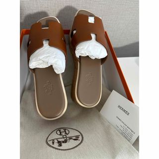 HERMES - 激レア! 未使用 エルメス サンダル 人気完売色 厚底 HERMES - 激レア! 未使用 エルメス サンダル 人気完売色 厚底