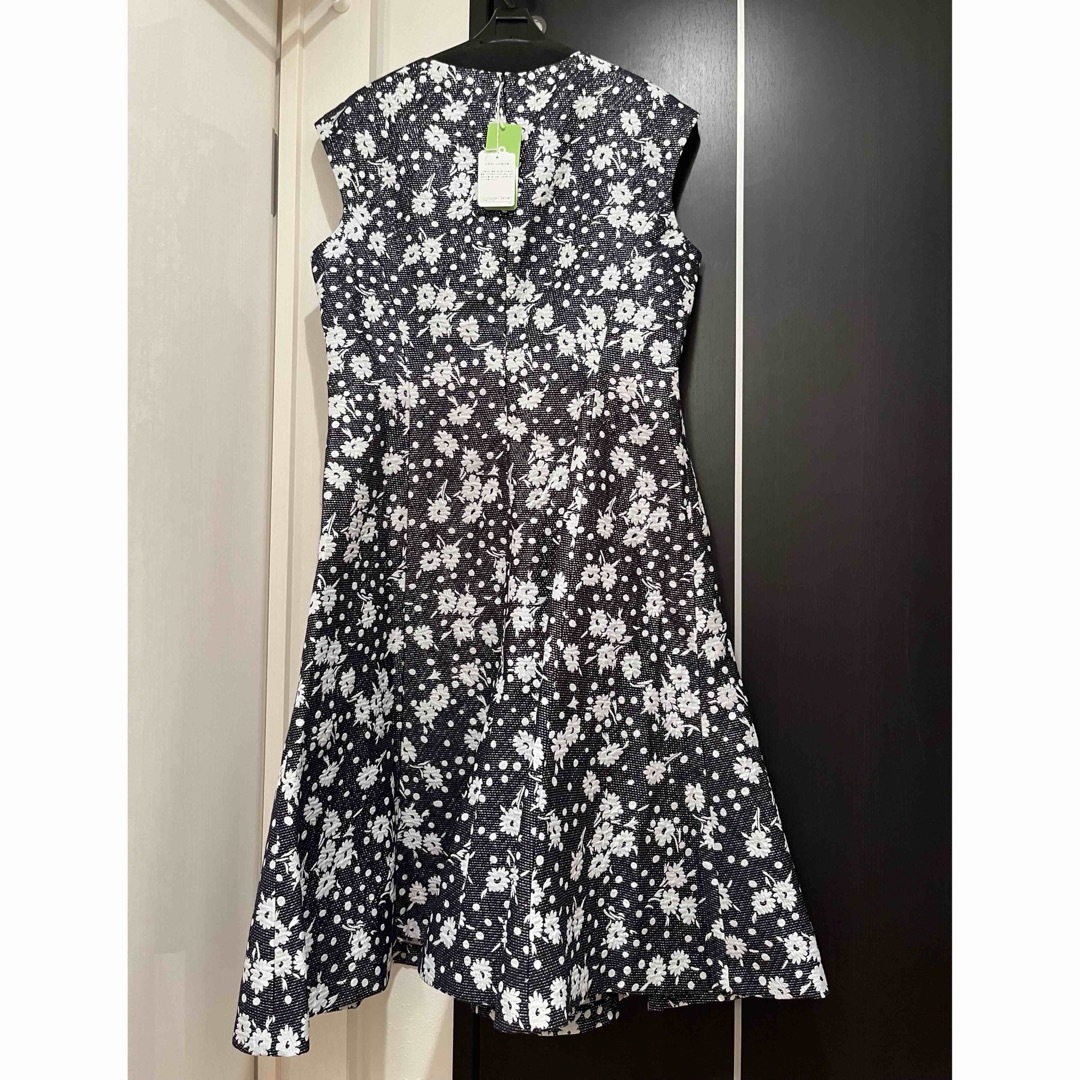 dinos - 【期間限定】dinos Dama 花柄ワンピース タグ付き新品 dinos - 【期間限定】dinos Dama 花柄ワンピース タグ付き新品