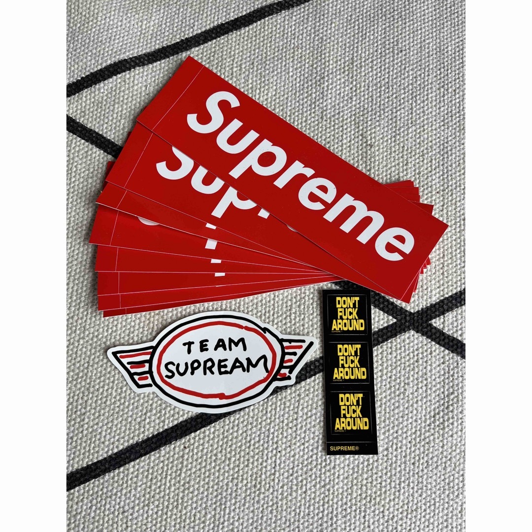 Supreme(シュプリーム)のsupreme ステッカーセット売りのみ ハンドメイドの文具/ステーショナリー(しおり/ステッカー)の商品写真