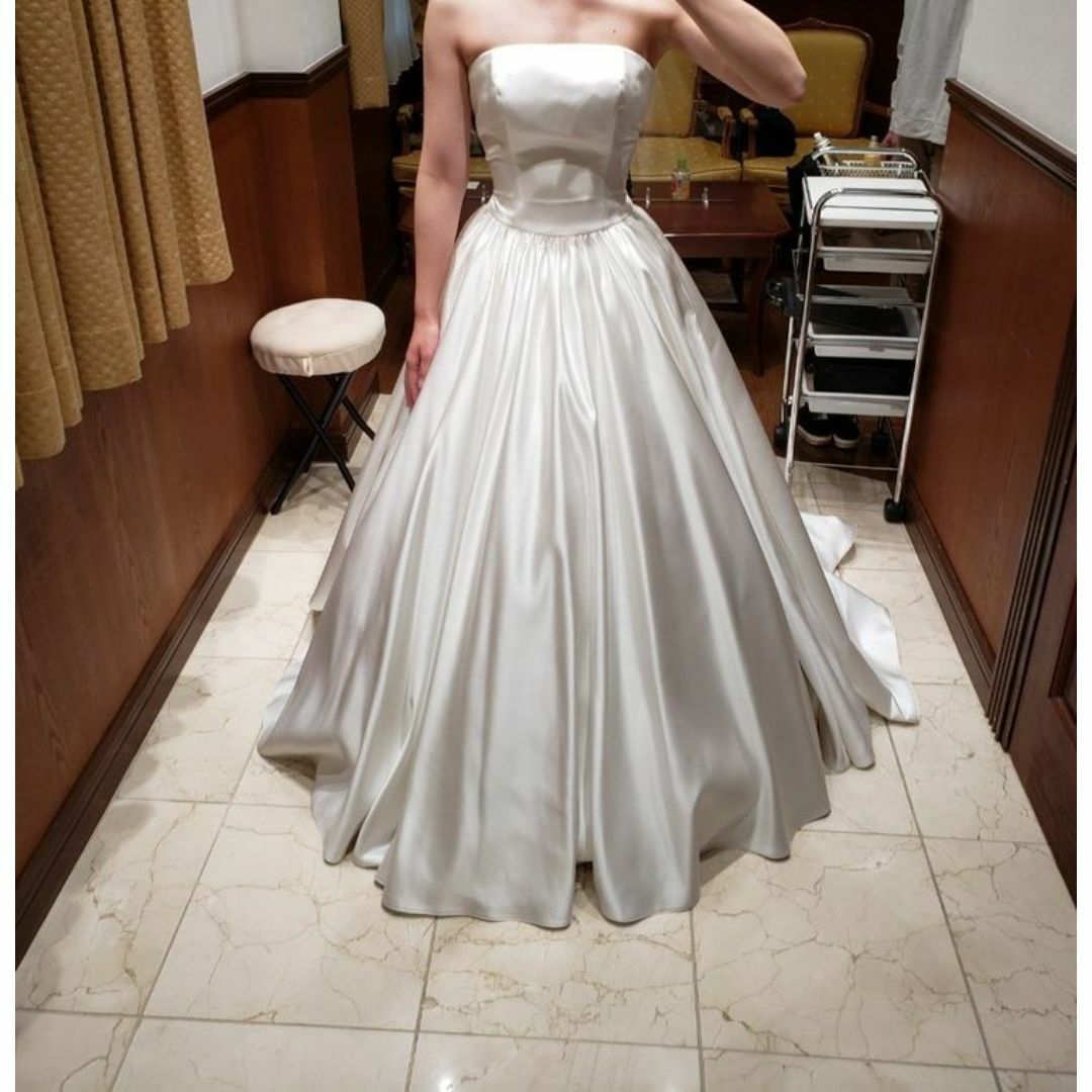 ウェディングドレス ベアトップ Aライン 光沢サテン 編み上げ 結婚式/披露宴