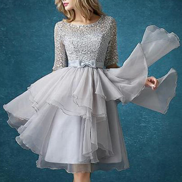 シルバーのパーティードレス レディースのフォーマル/ドレス(その他ドレス)の商品写真