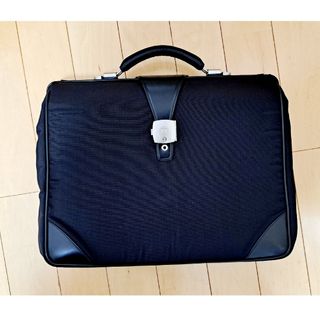 即決☆イタリア製 dunhill☆レザーアタッシュケース ダンヒル 即決☆イタリア製 dunhill☆レザーアタッシュケース ダンヒル