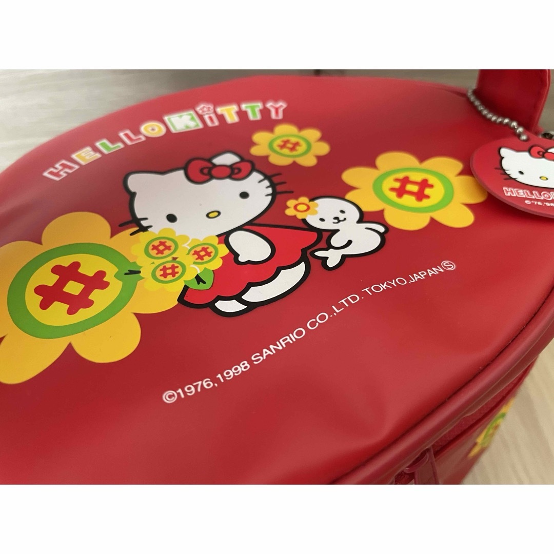 ハローキティ - キティちゃん レトロ ポーチの通販 by raku ハローキティ - キティちゃん レトロ ポーチの通販 by raku