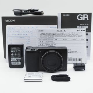 リコー(RICOH)の★ショット数わずか680回・元箱付き新品級★ RICOH リコー GR IIIx(コンパクトデジタルカメラ)
