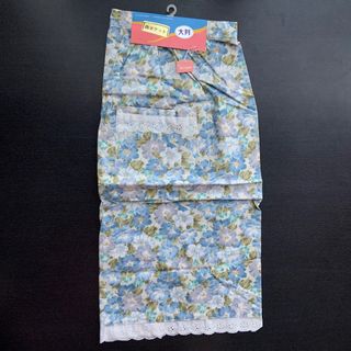 新品　タグ付き　大判　両ポケット　エプロン　花柄　レース(その他)