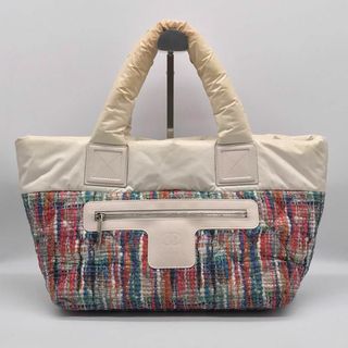 CHANEL(トートバッグ ・ マルチカラー)のフリマアイテム一覧 CHANEL(トートバッグ ・ マルチカラー)のフリマアイテム一覧