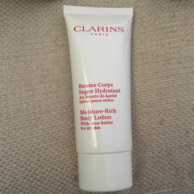 CLARINS(クラランス)のクラランス 新品未使用ボディー用乳液 100ml コスメ/美容のボディケア(ボディローション/ミルク)の商品写真