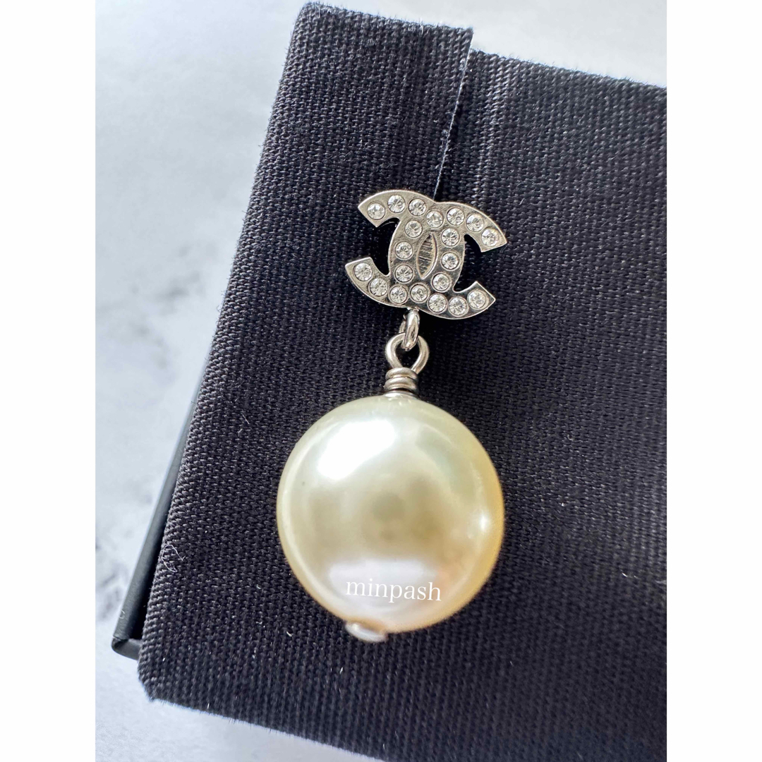 CHANEL 人気 パールピアス CCマーク シンプル CHANEL 人気 パールピアス CCマーク シンプル