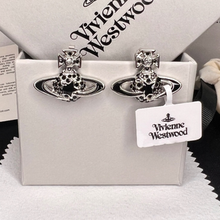 Vivienne Westwood(スター ・ ピアス)のフリマアイテム一覧 Vivienne Westwood(スター ・ ピアス)のフリマアイテム一覧