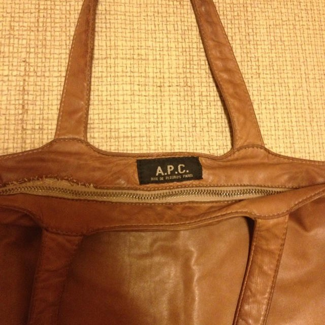 A.P.C(アーペーセー)のアーペーセー＊大きなカバン♡格安で！ レディースのバッグ(トートバッグ)の商品写真