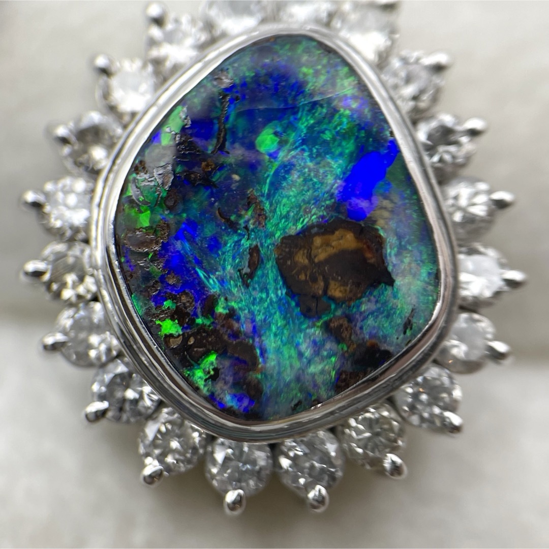 pt900 ボルダーオパール3.35ct ダイヤ0.72ct ペンダントトップの pt900 ボルダーオパール3.35ct ダイヤ0.72ct ペンダントトップの