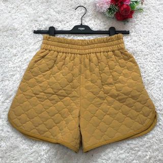 FENDI(ショートパンツ)のフリマアイテム一覧 FENDI(ショートパンツ)のフリマアイテム一覧