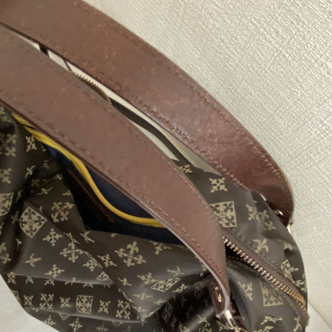 Russet - ラシット ショルダーバッグ トートバッグ 大きめ Russet - ラシット ショルダーバッグ トートバッグ 大きめ