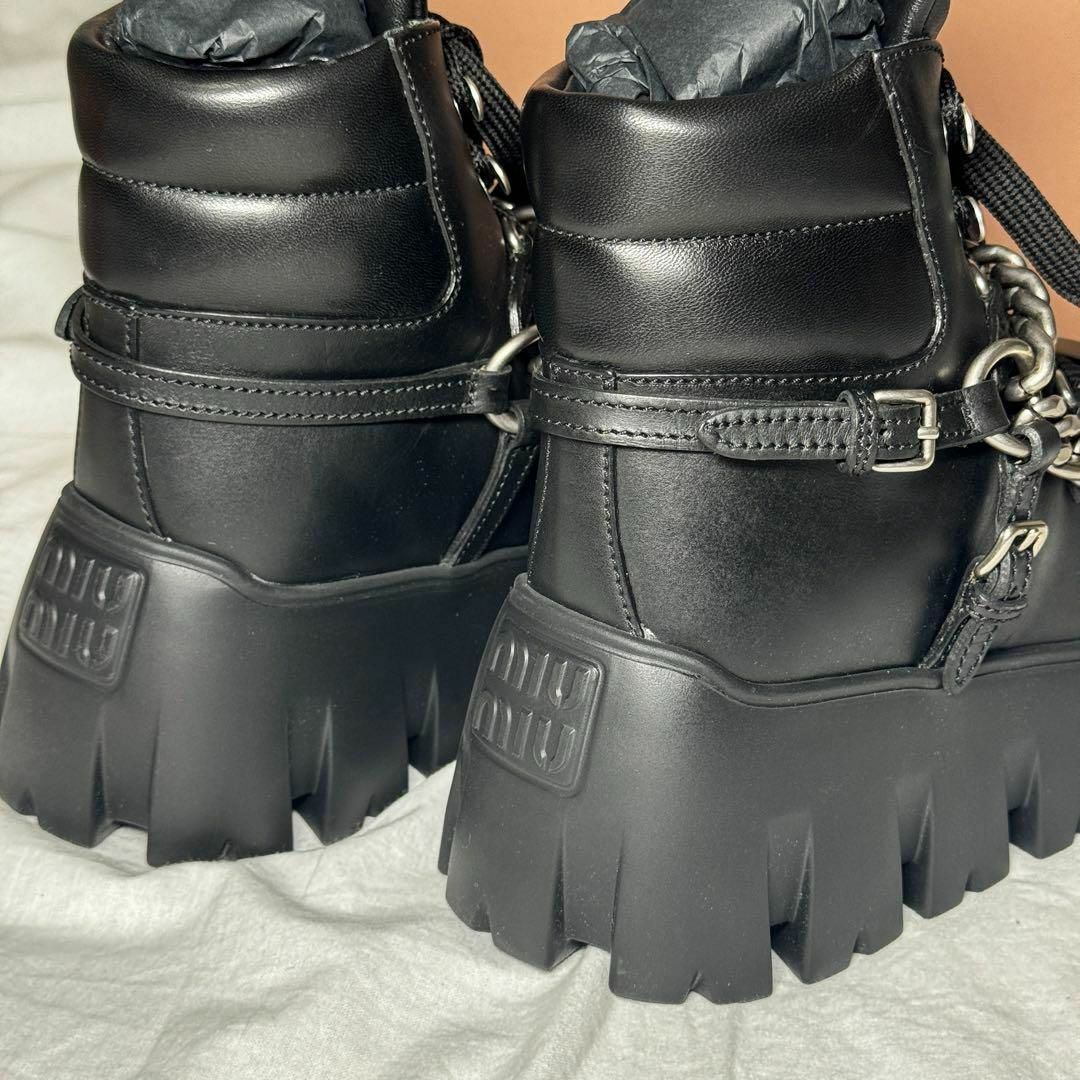 MIU MIU - ミュウミュウ プラットフォーム ブーツ チェーン MIU MIU - ミュウミュウ プラットフォーム ブーツ チェーン