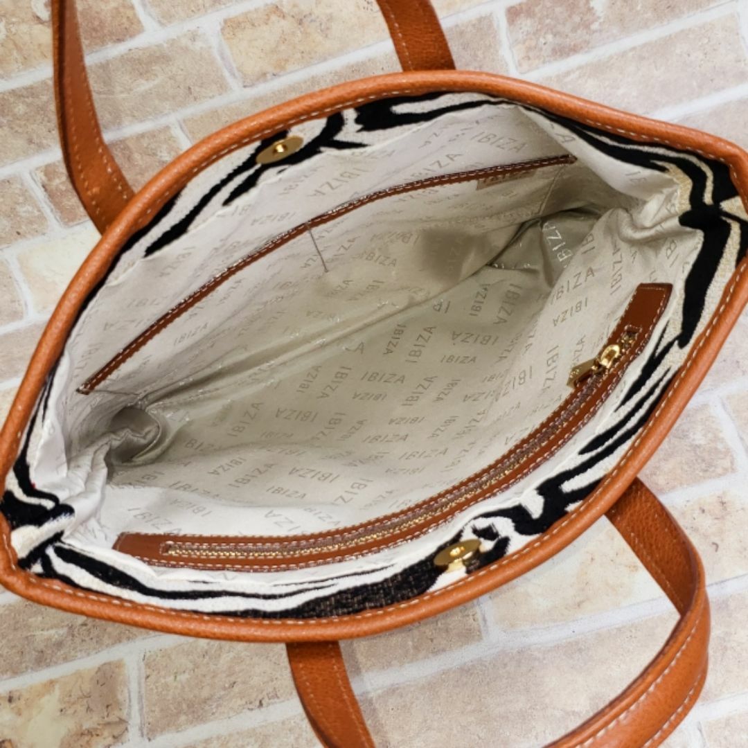 IBIZA - 美品 イビサ ☆ ゼブラ柄 レザー ゴブラン ハンドバッグ IBIZA - 美品 イビサ ☆ ゼブラ柄 レザー ゴブラン ハンドバッグ