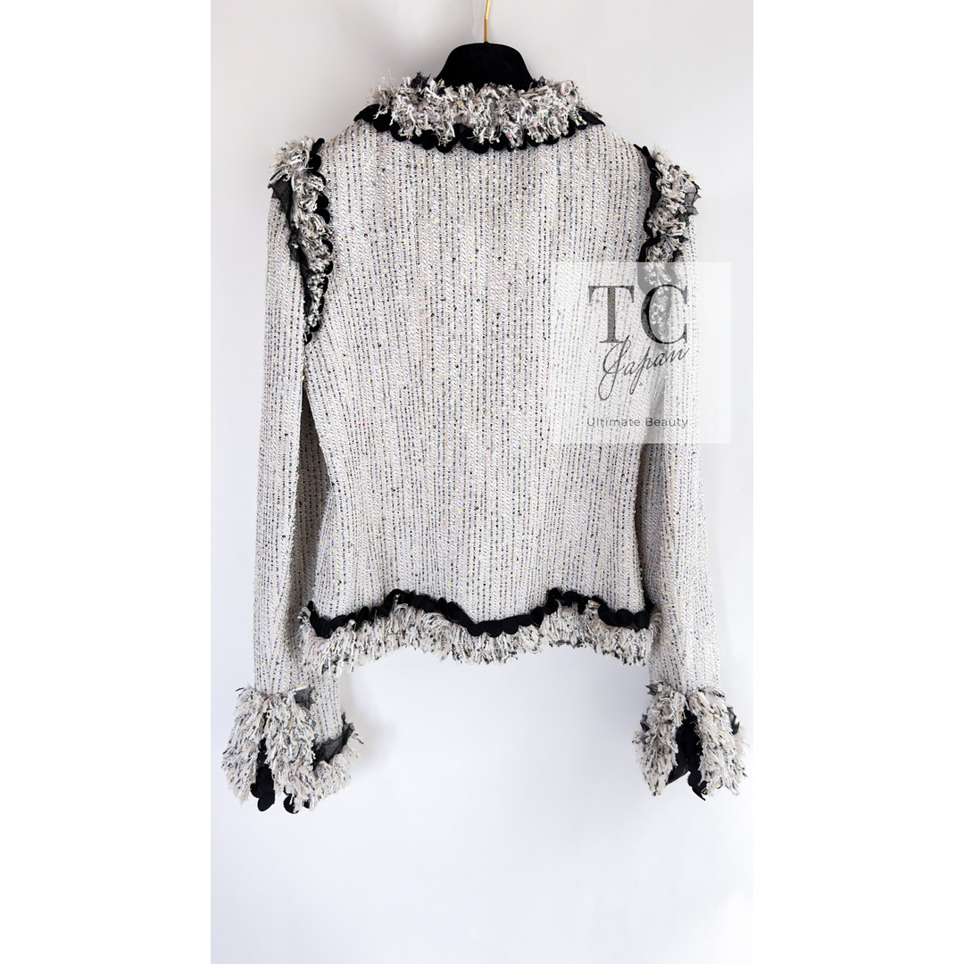 CHANEL - シャネル ジャケット スーツ CHANEL アイボリー グレー CHANEL - シャネル ジャケット スーツ CHANEL アイボリー グレー