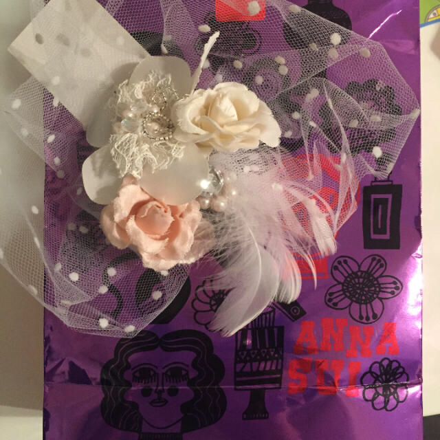 ANNA SUI(アナスイ)の新品 未使用 Anna sui  アナスイ 花ドレス ピン付き レディースのアクセサリー(その他)の商品写真