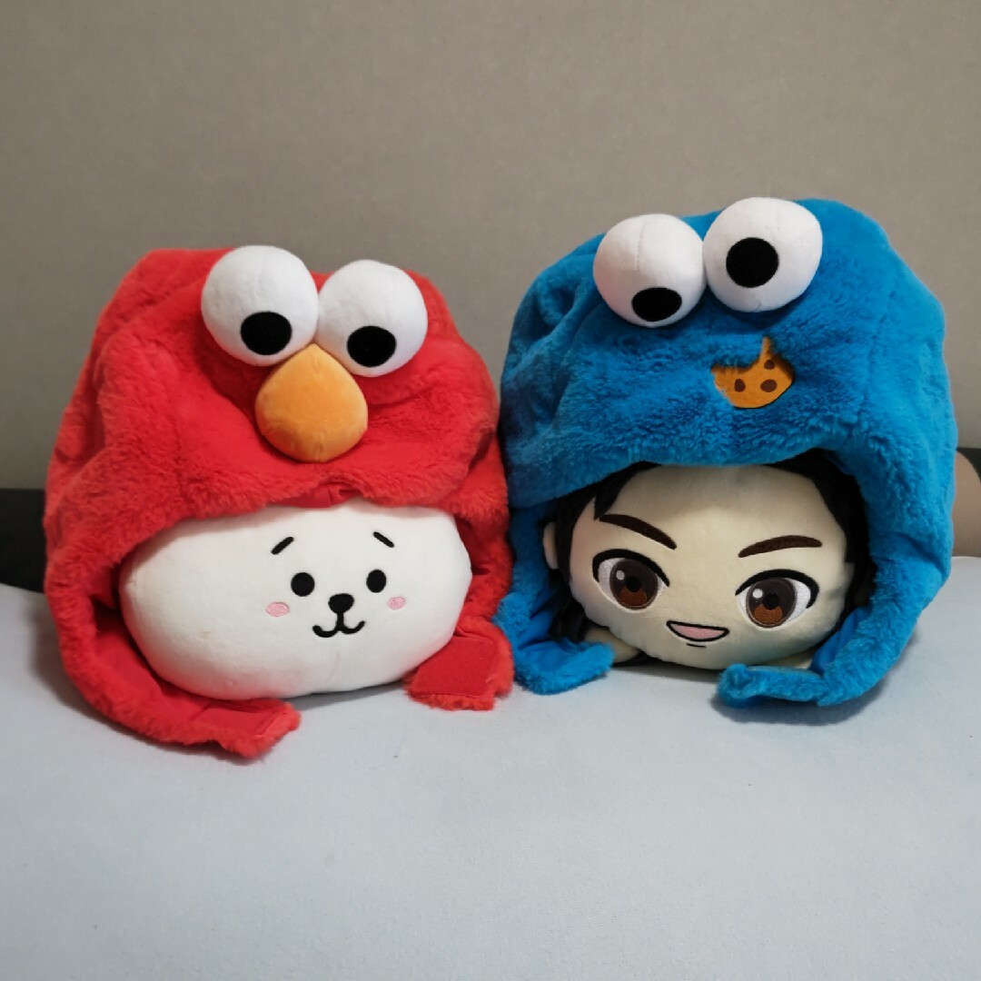 USJ(ユニバーサルスタジオジャパン)のUSJ エルモとクッキーモンスターの被り物 エンタメ/ホビーのおもちゃ/ぬいぐるみ(キャラクターグッズ)の商品写真