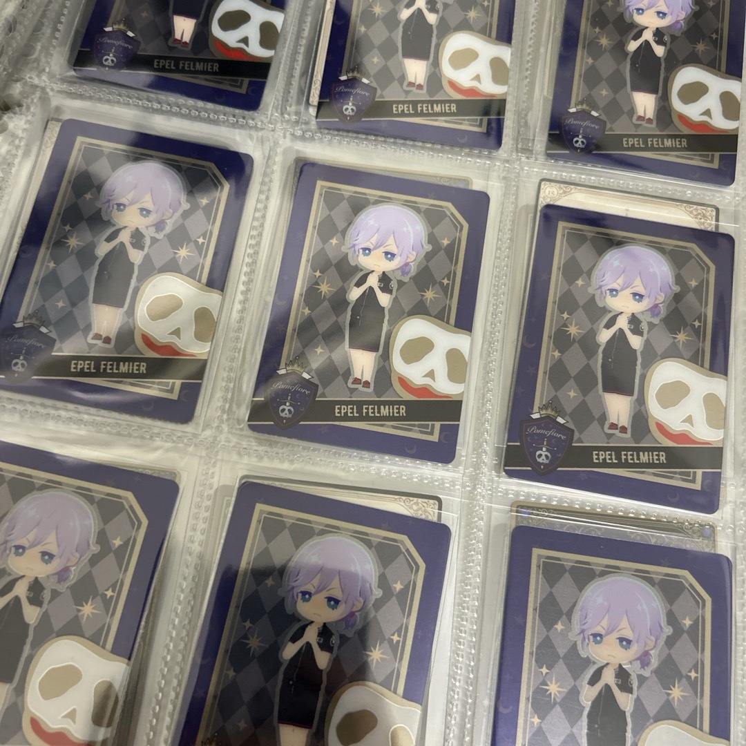ツイステ 黒っぽく ウエハース メタカ エペル 寮服 ツイステ 黒っぽく ウエハース メタカ エペル 寮服