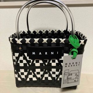 MARNI(かごバッグ/ストローバッグ ・ ホワイト/白色系)の MARNI(かごバッグ/ストローバッグ ・ ホワイト/白色系)の