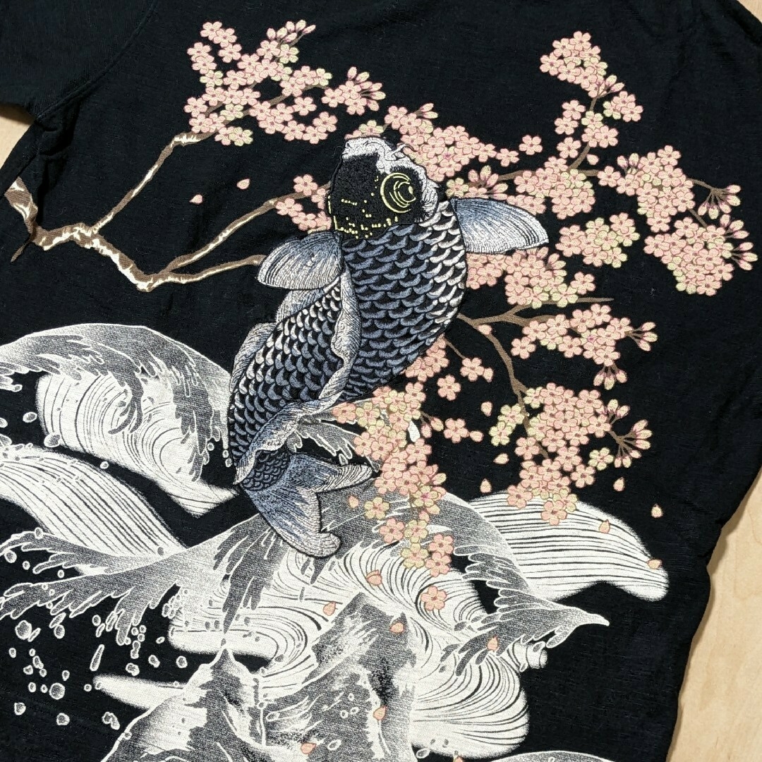 絡繰魂 - 【絡繰魂】鯉 刺繍 プリント 和柄 半袖 Tシャツ 絡繰魂 - 【絡繰魂】鯉 刺繍 プリント 和柄 半袖 Tシャツ