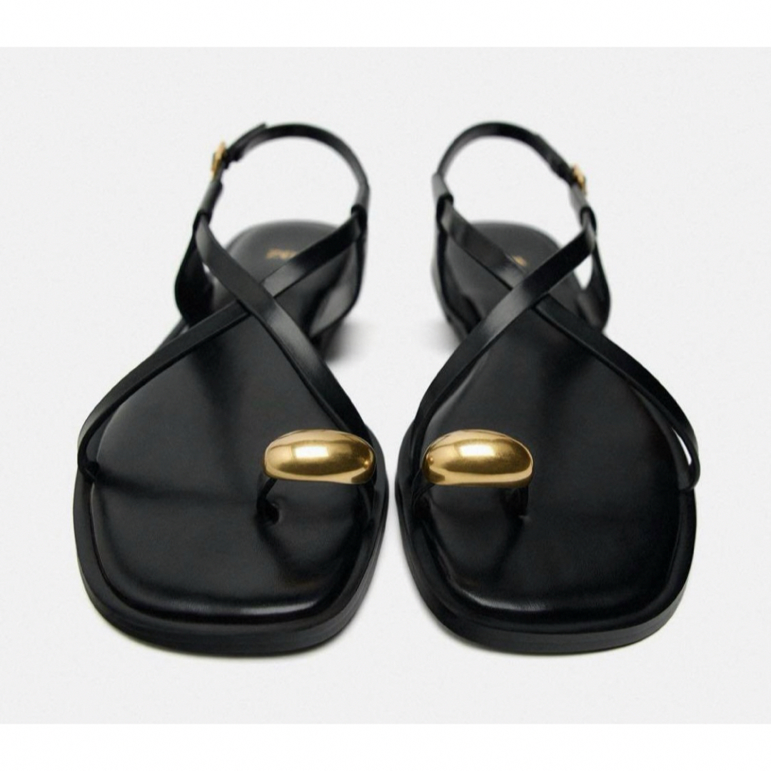ZARA - ZARA メタルトリム ストラップ フラットスライドサンダル ZARA - ZARA メタルトリム ストラップ フラットスライドサンダル