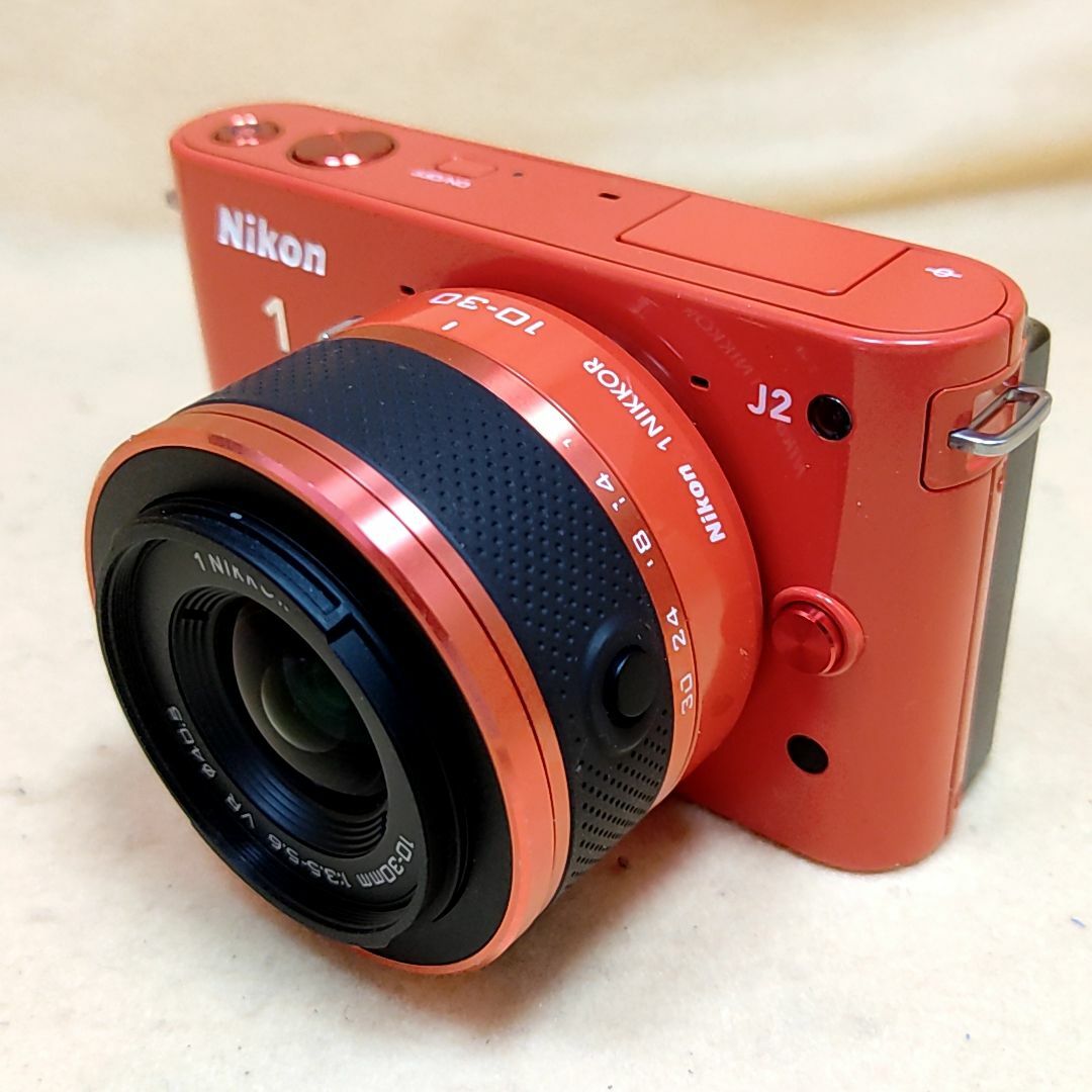 ☆希少色☆ミラーレス一眼カメラ Nikon 1 J2 Wズームレンズ オレンジ ☆希少色☆ミラーレス一眼カメラ Nikon 1 J2 Wズームレンズ オレンジ