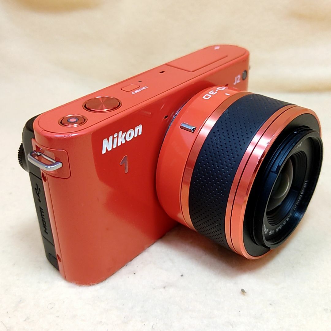 ☆希少色☆ミラーレス一眼カメラ Nikon 1 J2 Wズームレンズ オレンジ ☆希少色☆ミラーレス一眼カメラ Nikon 1 J2 Wズームレンズ オレンジ