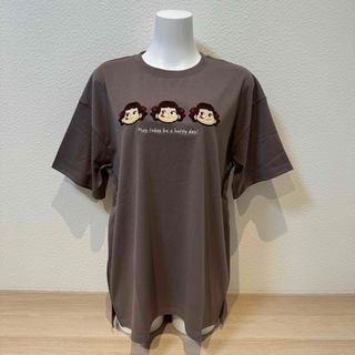 フジヤ(不二家)のM新品Pekoサガラ刺繍トリプルペコちゃんビッグTシャツ不二家サンリオ正規品(Tシャツ(半袖/袖なし))