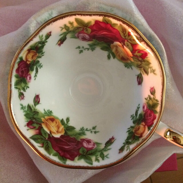 ROYAL ALBERT ティーカップセット インテリア/住まい/日用品のキッチン/食器(グラス/カップ)の商品写真