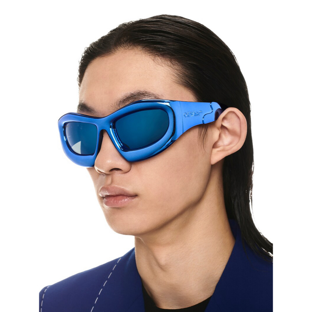 Off-White - 即完売 新品 未使用 Off-White オフホワイト Off-White - 即完売 新品 未使用 Off-White オフホワイト