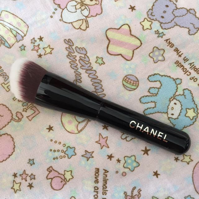 CHANEL(シャネル)のCHANEL シャネル ♡リキッドファンデーションブラシ コスメ/美容のコスメ/美容 その他(その他)の商品写真