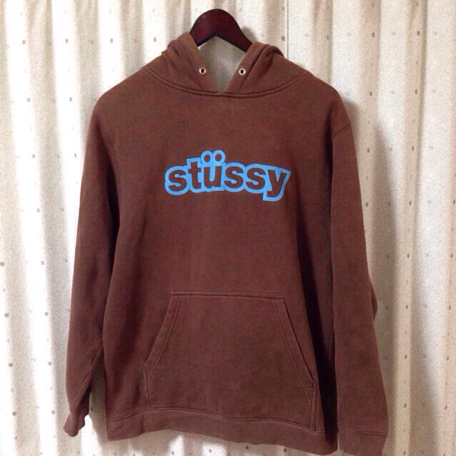 STUSSY(ステューシー)のSTUSSY デカロゴ パーカー♡ レディースのトップス(パーカー)の商品写真