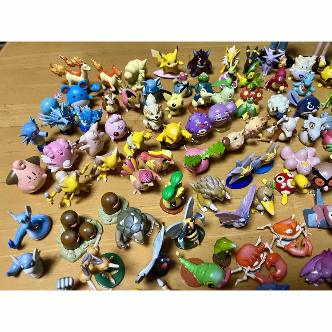 ポケモンフィギュア 135体まとめ売り ポケモンフィギュア 135体まとめ売り
