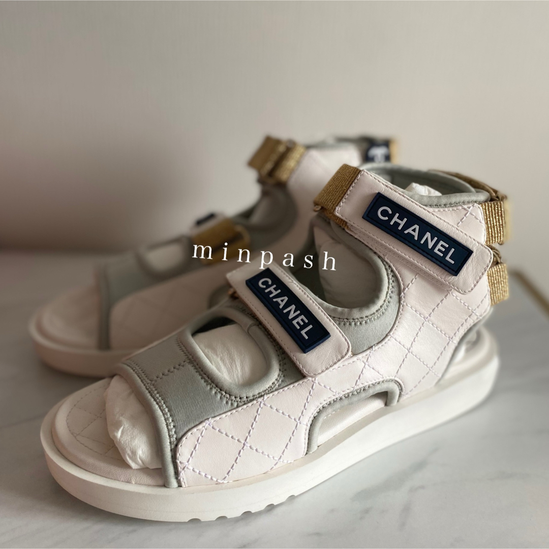 CHANEL - CHANEL スポーティー サンダル 37 24cm シャネル 白 CHANEL - CHANEL スポーティー サンダル 37 24cm シャネル 白
