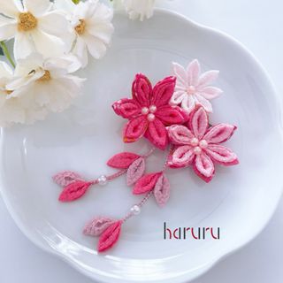 つまみ細工の髪飾り【ピンクさがり】成人式　振袖　卒業式　袴　浴衣　七五三　着物に(ヘアアクセサリー)