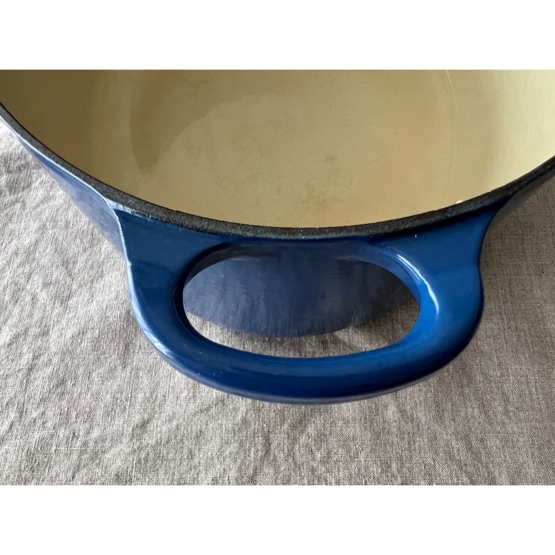 LE CREUSET(ルクルーゼ)のル・クルーゼ　ココットオーバル　29cm インテリア/住まい/日用品のキッチン/食器(鍋/フライパン)の商品写真