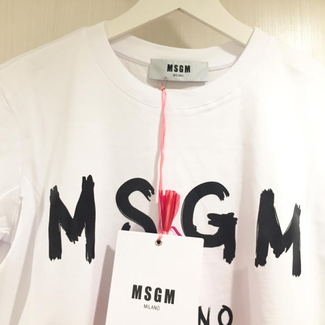 MSGM(エムエスジイエム)の新品未使用【MSGM】ロゴＴシャツ レディース M レディースのトップス(Tシャツ(半袖/袖なし))の商品写真