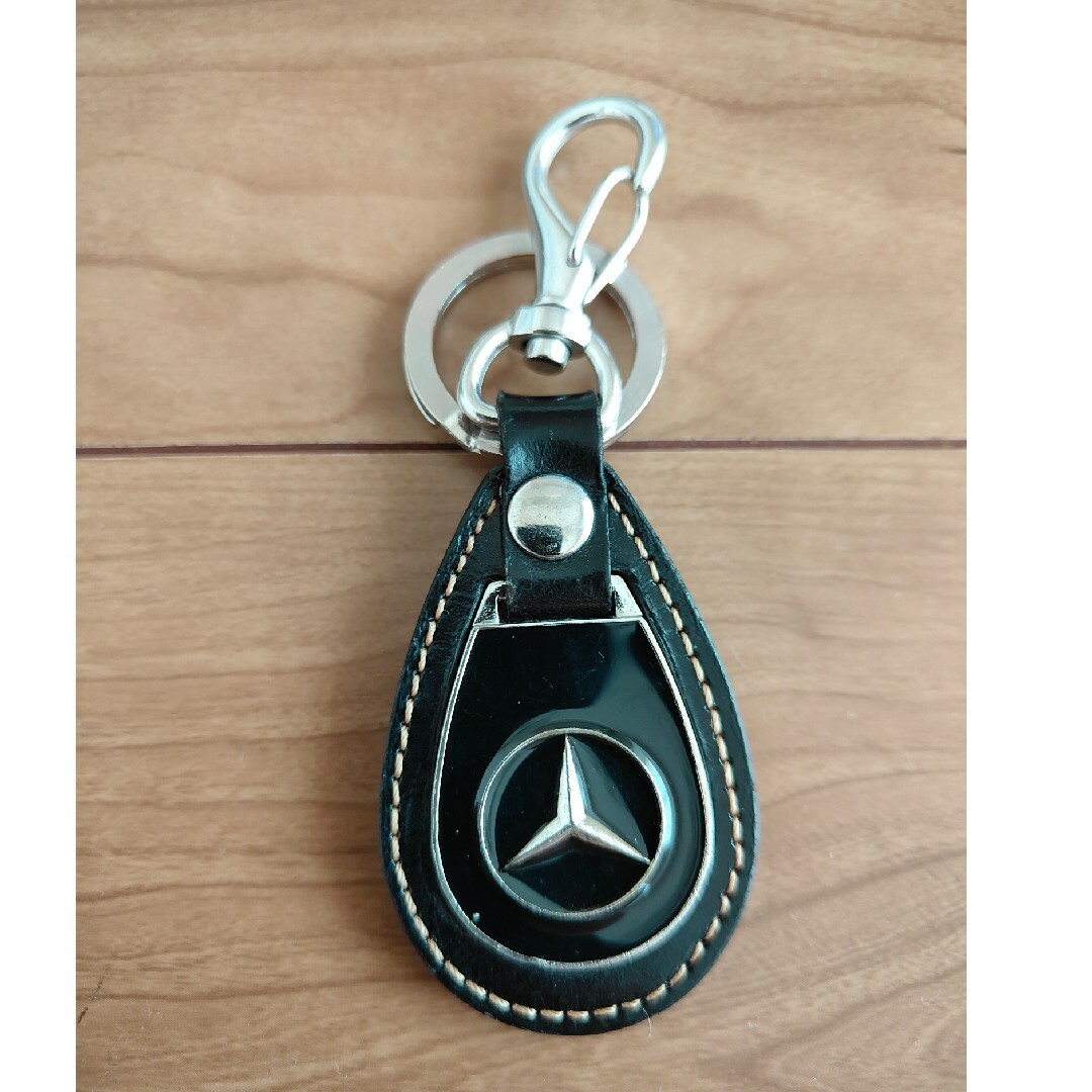 Mercedes-Benz - メルセデス・ベンツ 純正レザーキーホルダーの Mercedes-Benz - メルセデス・ベンツ 純正レザーキーホルダーの