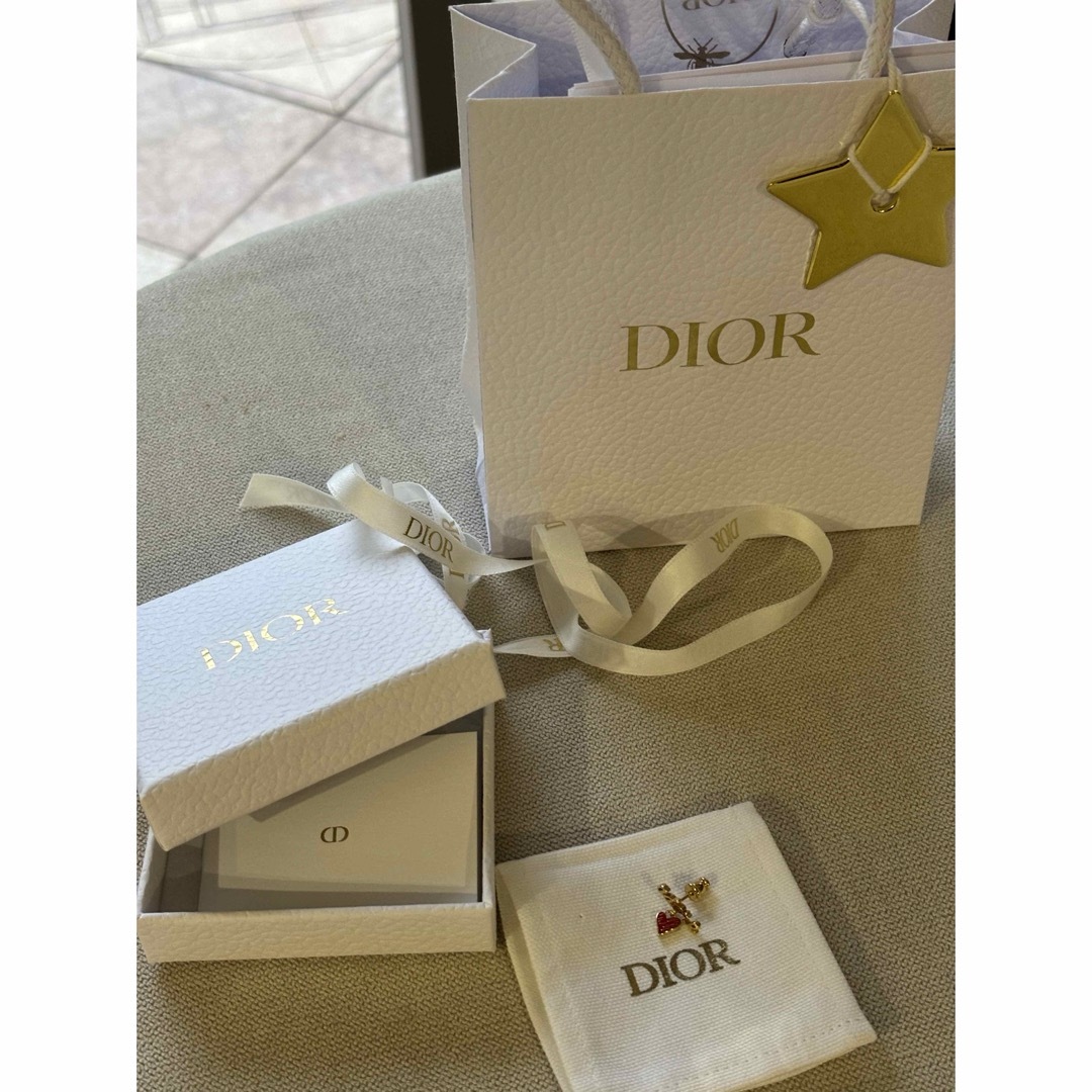 Dior - 新作 Dior Dioramour Je Vous Adore ピアス 片耳の通販 Dior - 新作 Dior Dioramour Je Vous Adore ピアス 片耳の通販