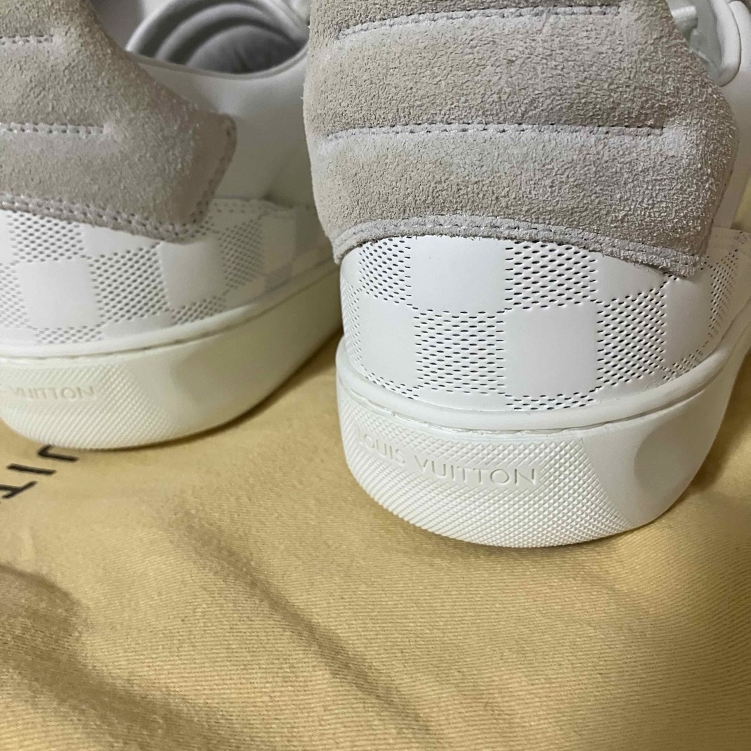 LOUIS VUITTON - 【未使用☆箱付き】LOUIS VUITTON スニーカー LOUIS VUITTON - 【未使用☆箱付き】LOUIS VUITTON スニーカー